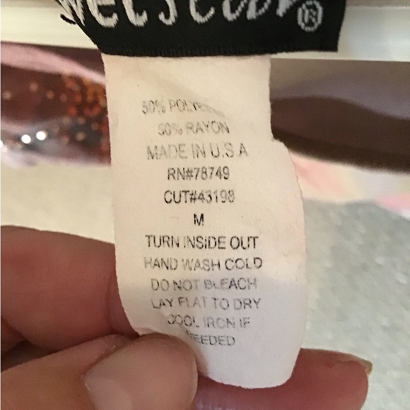 Womens Wet Seal Cold shoulder top - Picture 4 of 4